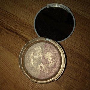 Too Faced Rosy Glow Candlelight Highlighter